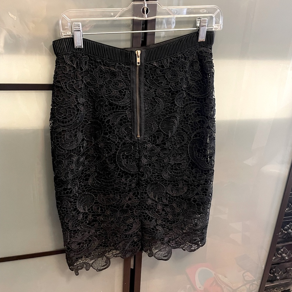 Lace overlay skirt w/ gold zipper
